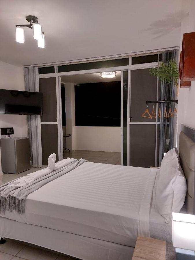 Bonsai Jacuzzi Suites Панглао Екстер'єр фото