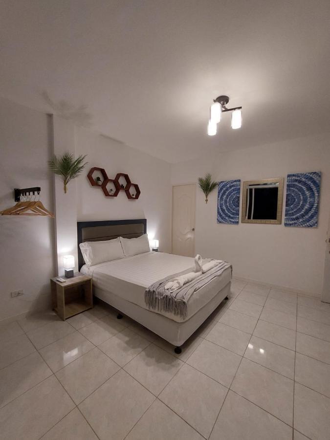 Bonsai Jacuzzi Suites Панглао Екстер'єр фото
