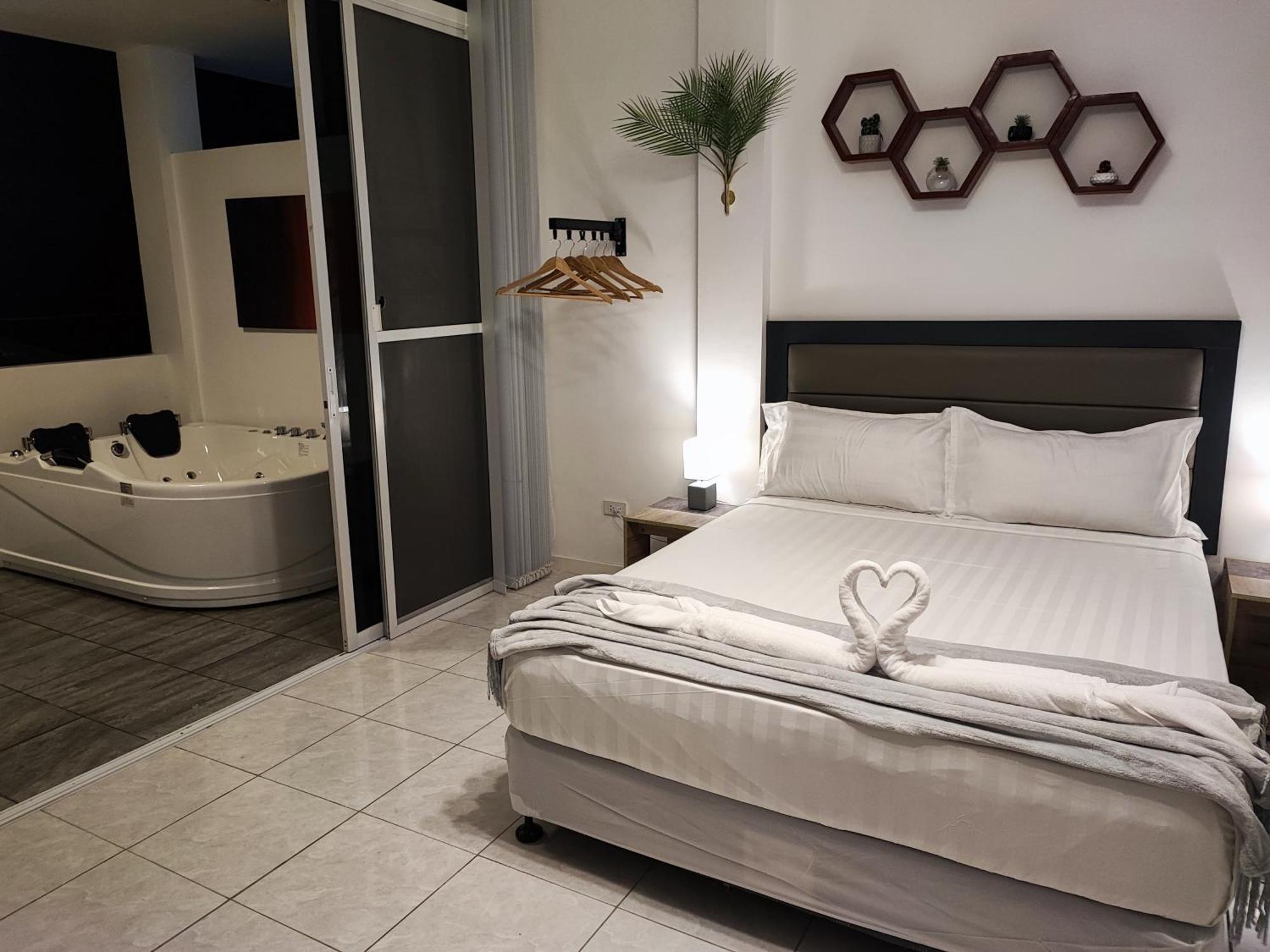 Bonsai Jacuzzi Suites Панглао Екстер'єр фото