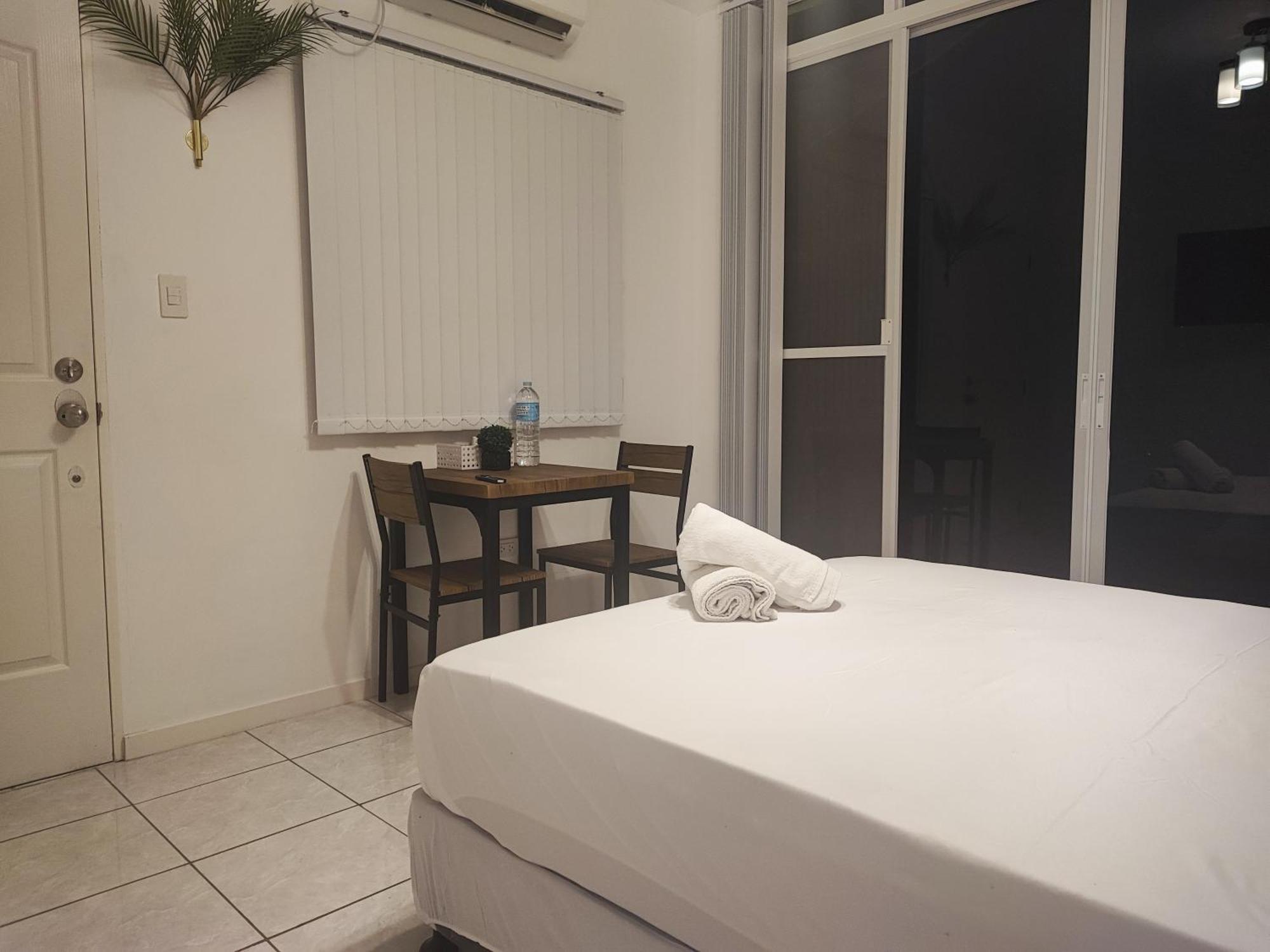 Bonsai Jacuzzi Suites Панглао Екстер'єр фото